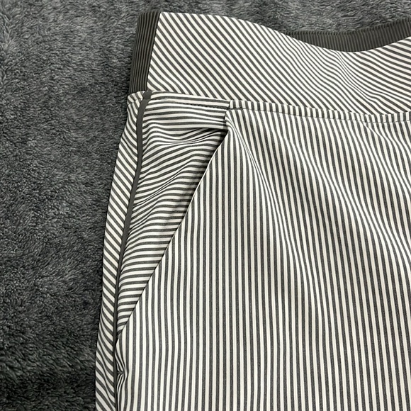 Athleta Brooklyn Pants in City Stripe size 10p - Picture 7 of 10
